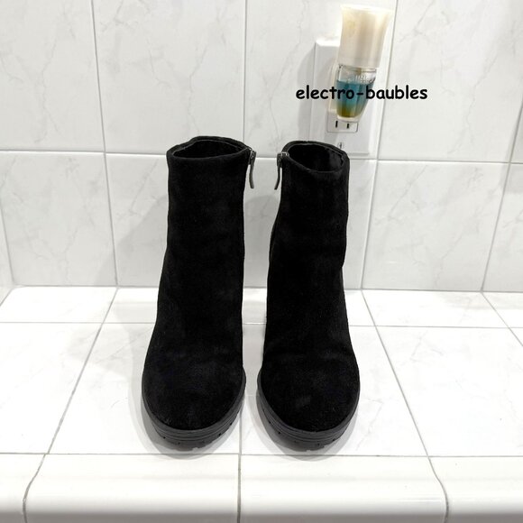 BCBG Block Heel Ankle Booties Size 8.5B Black Suede Laliah NWOB - FREE SHIPPING - Picture 2 of 12